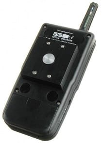 Thermometer-hygrometer with magnetic temperature probe for measuring surface temperatures